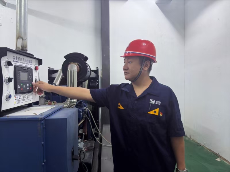 日常巡查發電機組.jpg